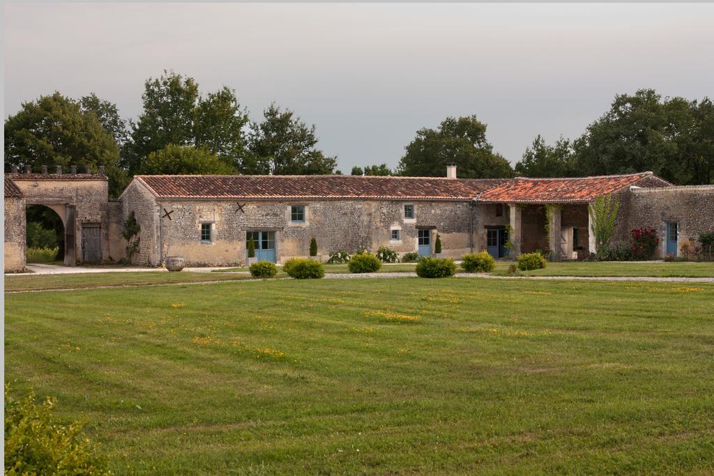 Chambres D'Hotes Logis De L'Astree Saint-Bris-des-Bois Exterior foto